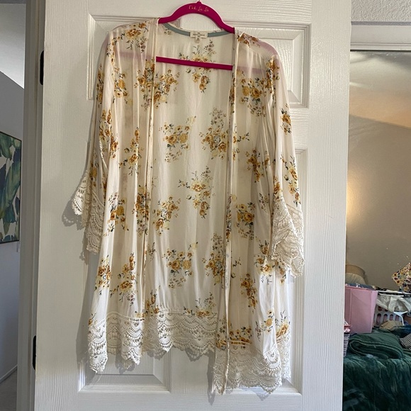 MASON & BELLE Laria Crochet Detail Open Front Woven - Picture 3 of 5